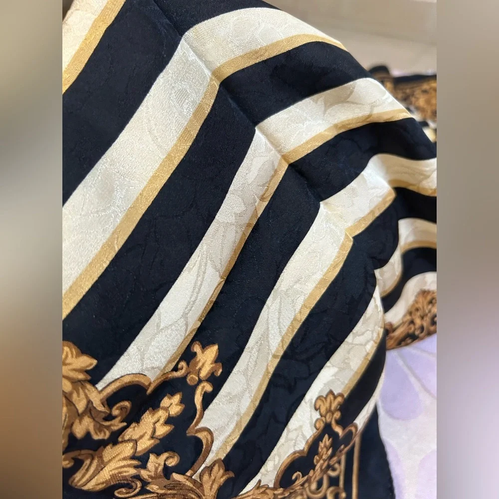 Pierre Balmain Paris authentic silk stole. Used gently - Picture 5 of 8